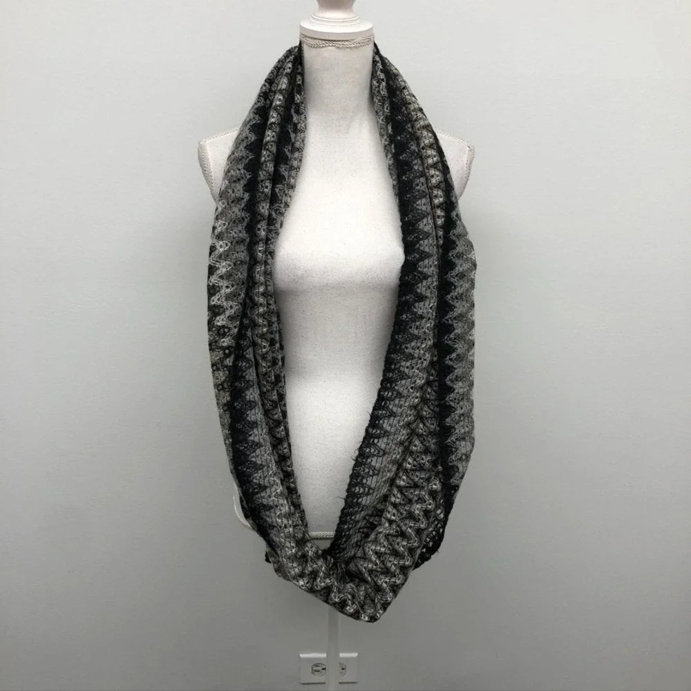 Missoni Infinity Scarf Wool Womens 31.5x25 Knit Chunky Gray Stripe‎ Gorpcore